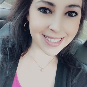 Meet your Posher, Nicole